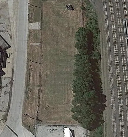 900 E Factory St #1 — Photo 1