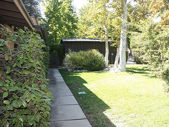 5th image of 1145 Yale Ave