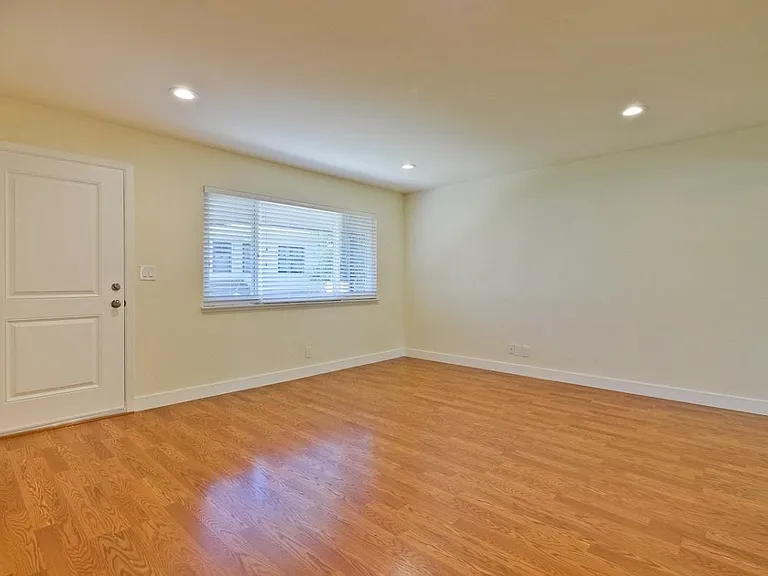 752 Live Oak Ave — Photo 7
