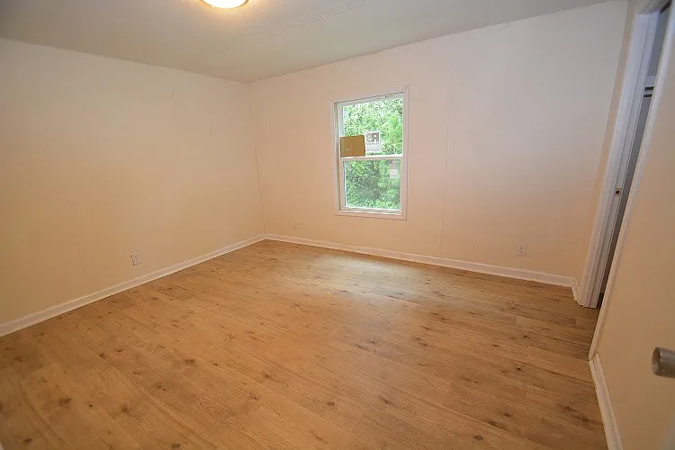 7005 Hodge Rd — Photo 5