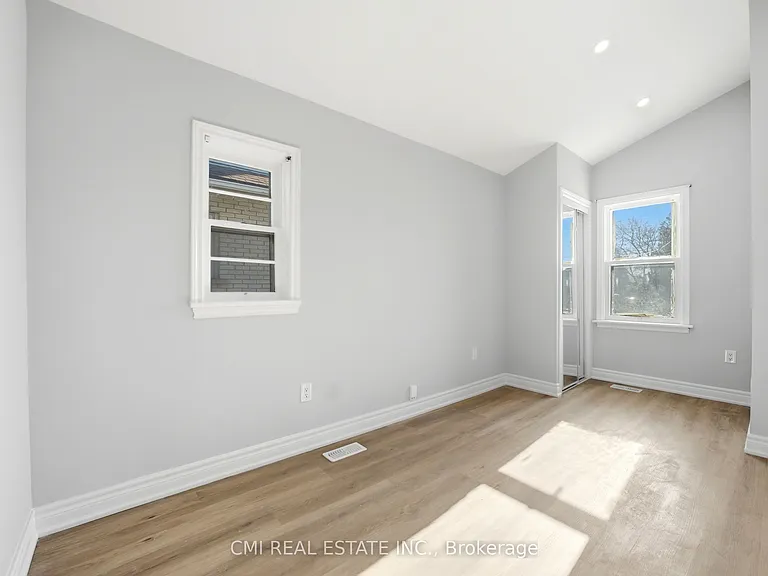 86 Adair Ave S — Photo 14