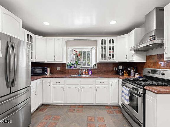 4th image of 10750 Sarah St