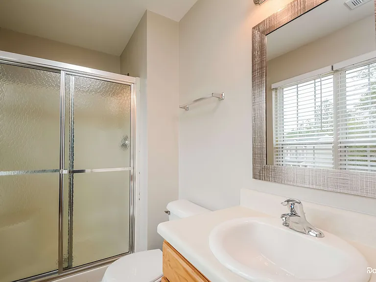 2870 Filbert St — Photo 12
