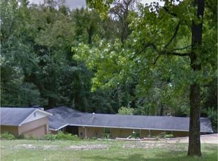 2712 Puckett Pkwy, Columbus, MS 39705