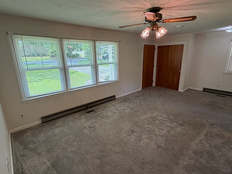1102 Mary Ln — Photo 11