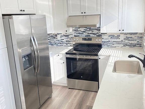 4th image of 2017 Murchison Dr APT 15