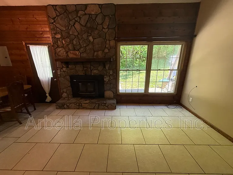 1608 Herrin Dr — Photo 13