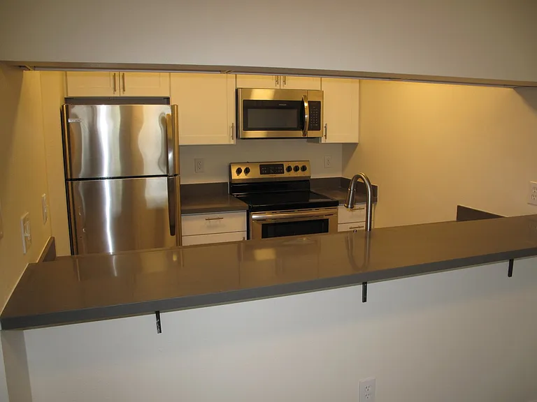 Daniels Apartments — Photo 6