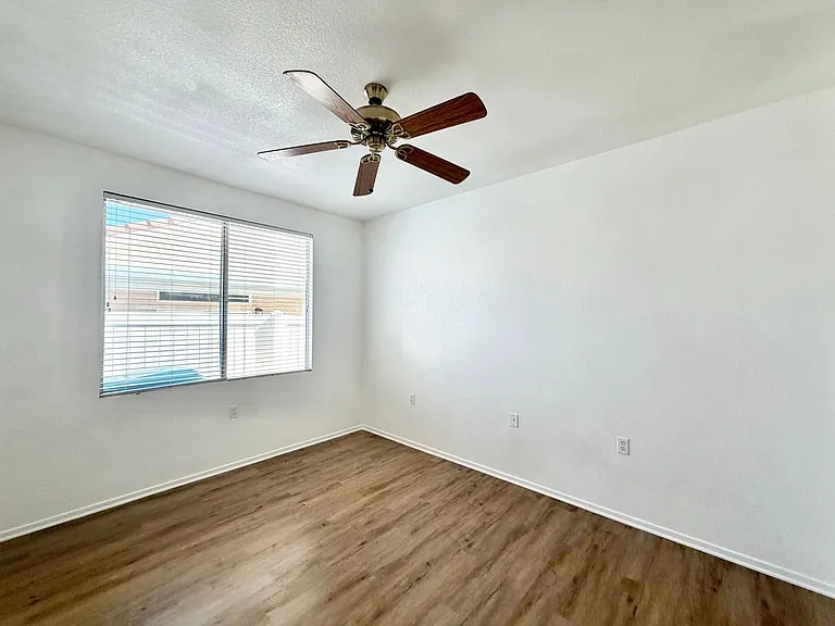 26805 China Dr — Photo 26