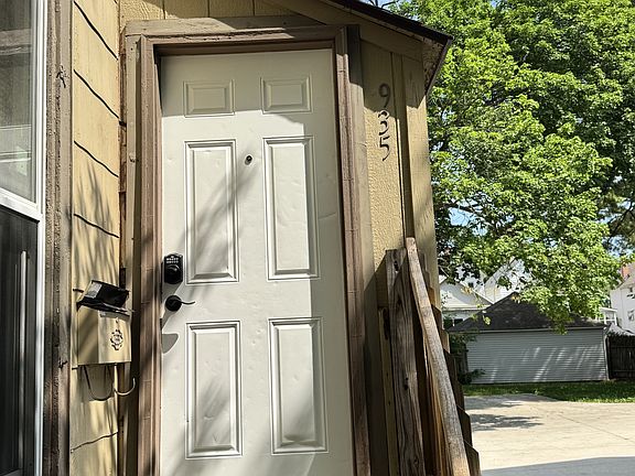 5th image of 935 Chatham St NW #2