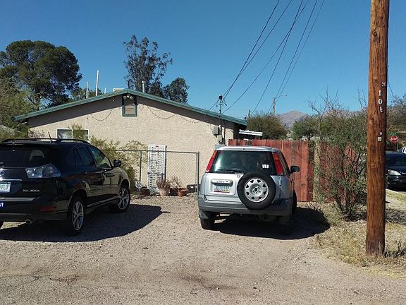 Private Parking and Entrance on Chauncey Ln