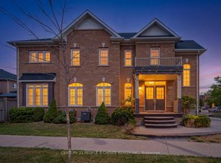 359 Robert Parkinson Dr, Brampton, ON L7A 4C4