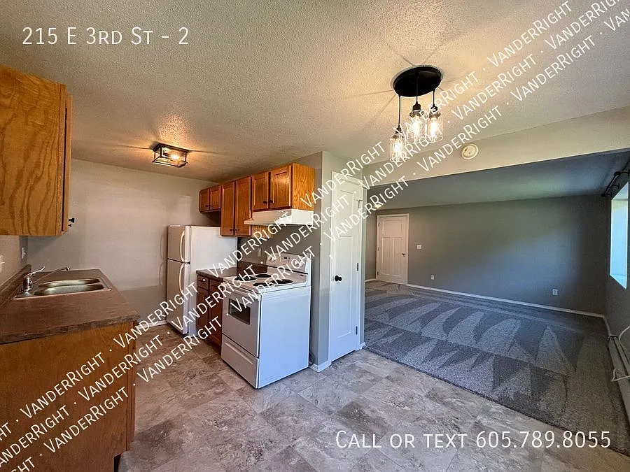 2 Bedroom Renovated Apartment in Canton! — Photo 1