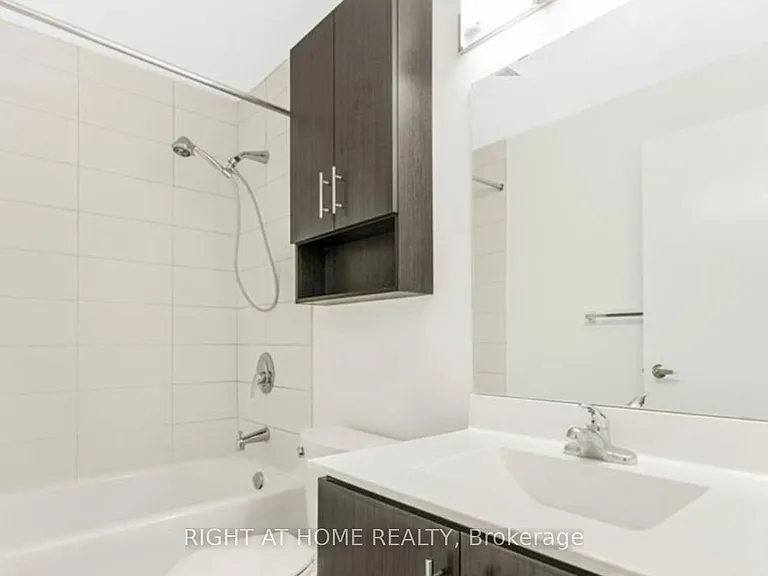 111 Worsley St #607 — Photo 9