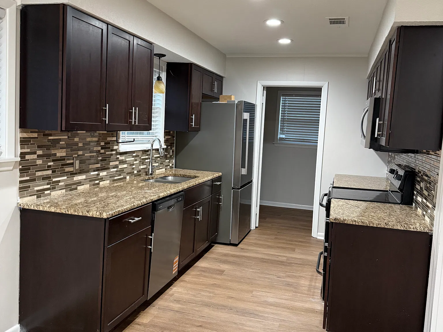 4 bed, 1790 sqft, $1,800 — Photo 2