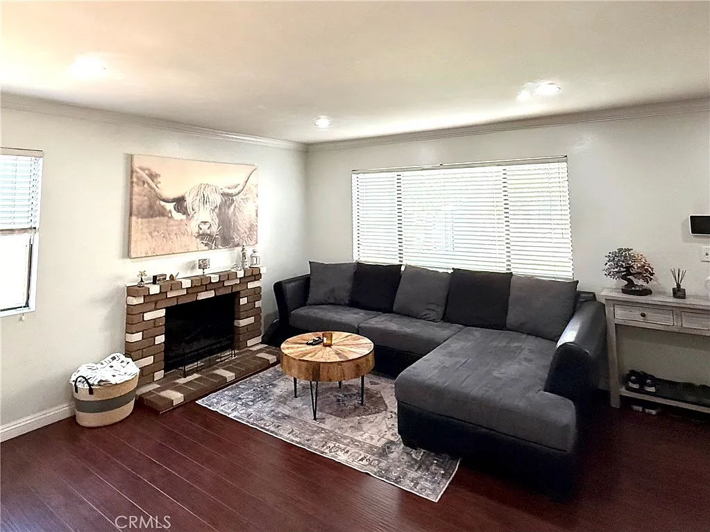 2 bed, 2.5 bath, 1180 sqft, $3,000 — Photo 4