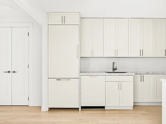 3rd image of 61 Jane St APT 10M