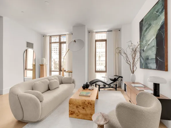 215 East 19th Street 6F image 2 of 17