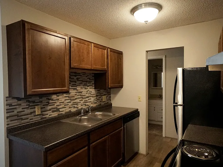 Silver Bell Apartments — Photo 23
