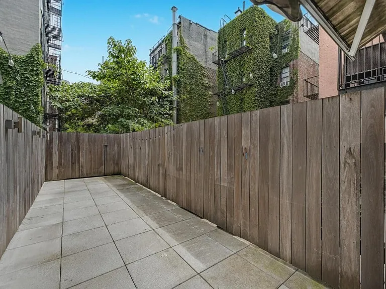 152 2nd Ave #2F — Photo 4