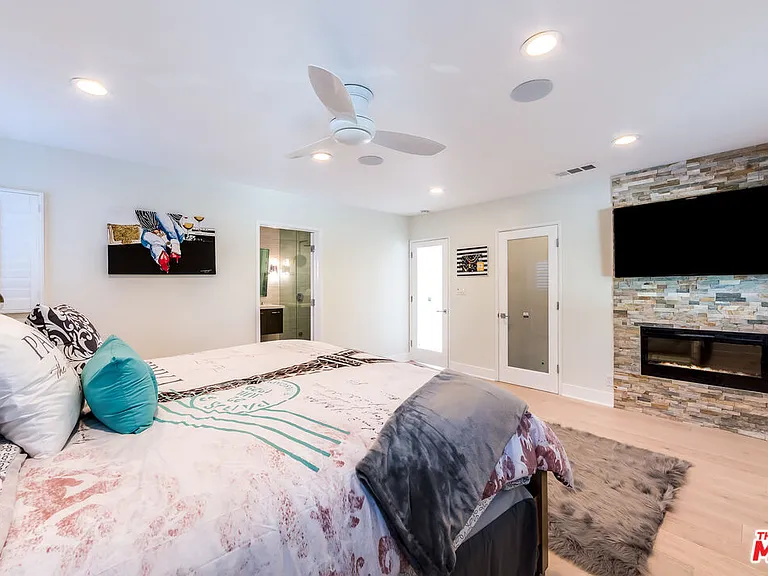 3490 Wonder View Pl — Photo 24