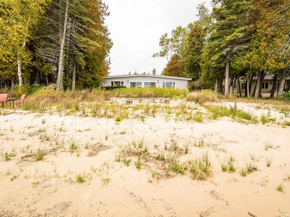11170 N Sand Bay Ln, Sister Bay, WI 54234