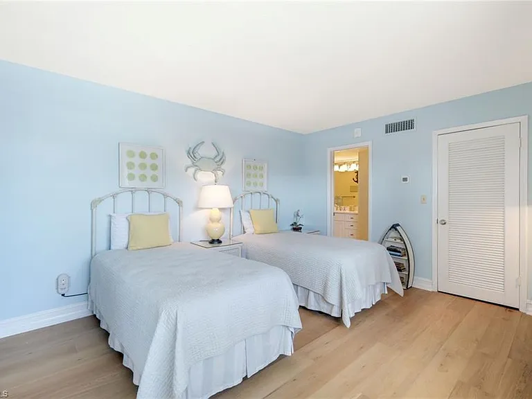 3443 Gulf Shore Blvd N #309 — Photo 17
