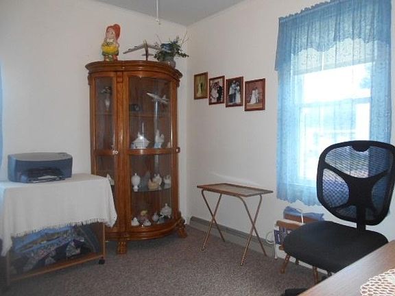 4th image of 406 W Benton St