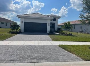 5285 Barnett Cir, Lakewood Ranch, FL 34211