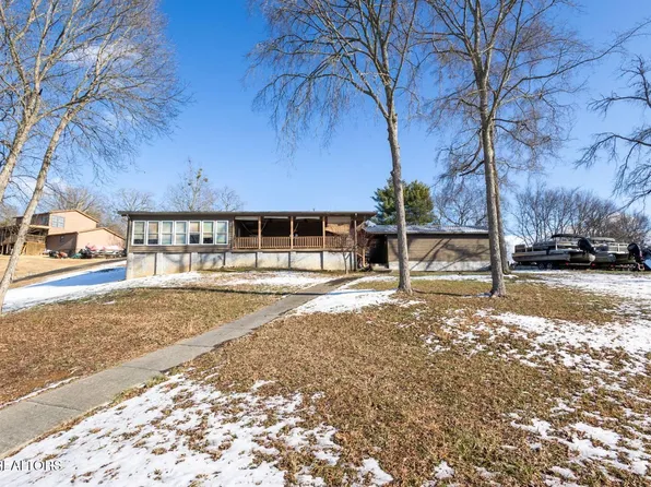 1369 Paradise Ln, Dandridge, TN 37725