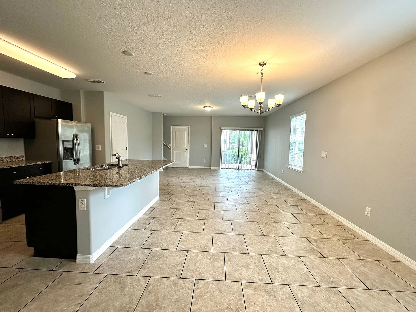 Awesome townhome in Resort Style Conmuunity — Photo 3
