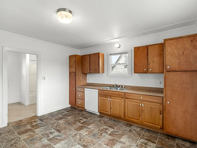 201 E 3rd St #2 — Photo 14