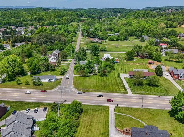 7402 Pelleaux Rd, Knoxville, TN 37938