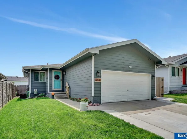 5431 W Partridge Ln, Lincoln, NE 68528