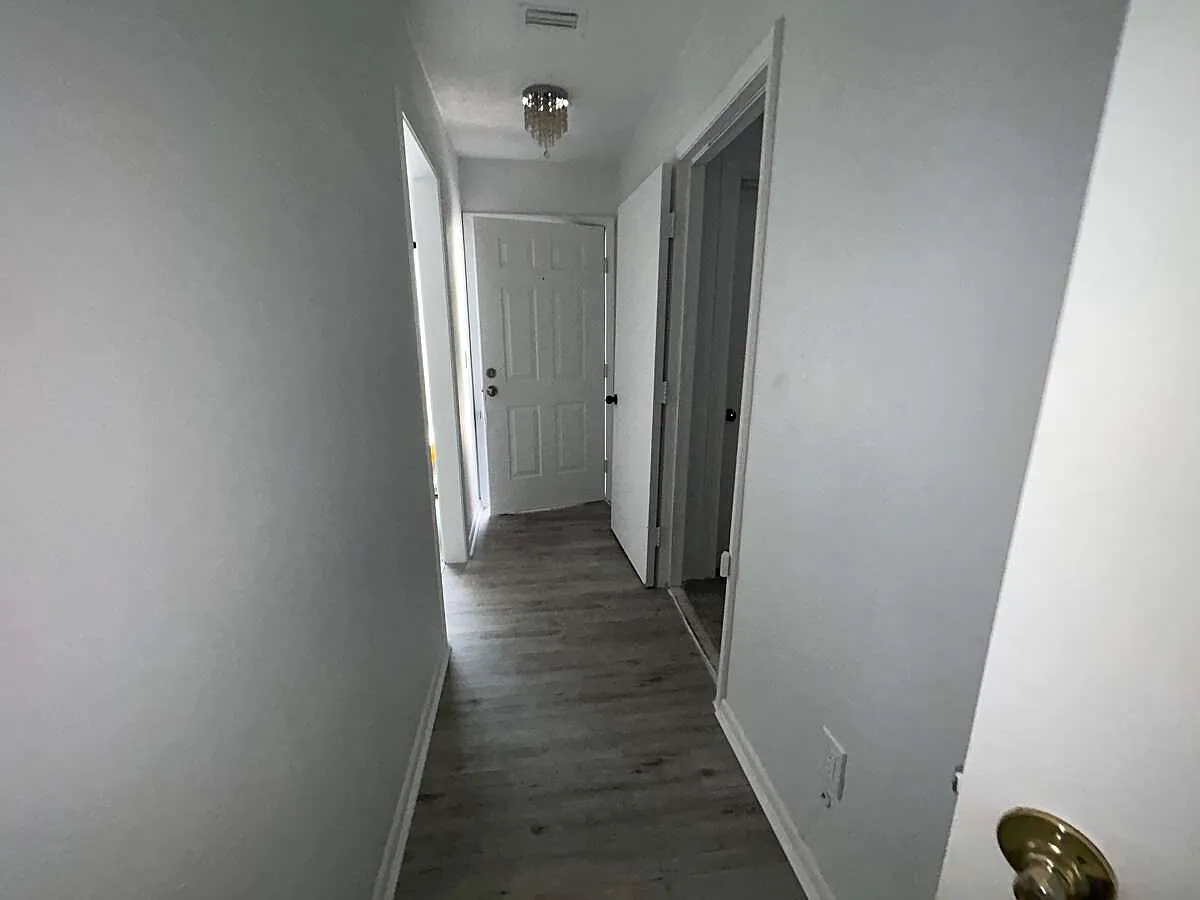 3 bed, 1340 sqft, $2,050 — Photo 2