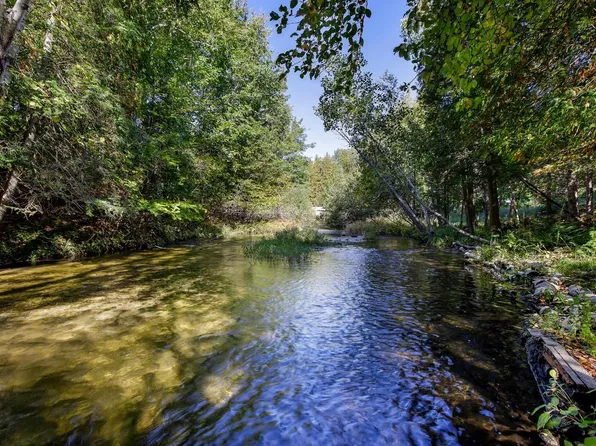 1785 Elberta Resort Rd, Frankfort, MI 49635