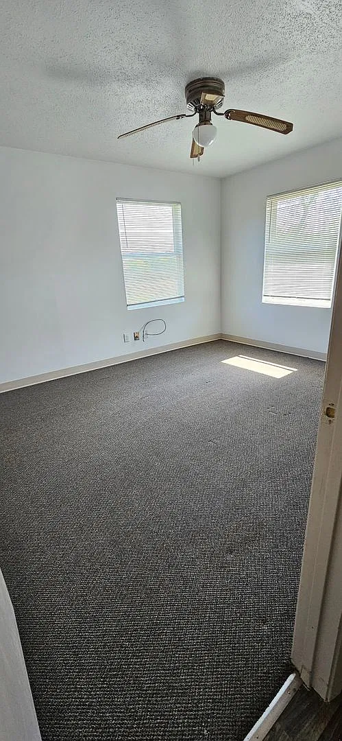 409 Melody Lane — Photo 2