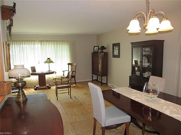 5th image of 1833 Euston Dr