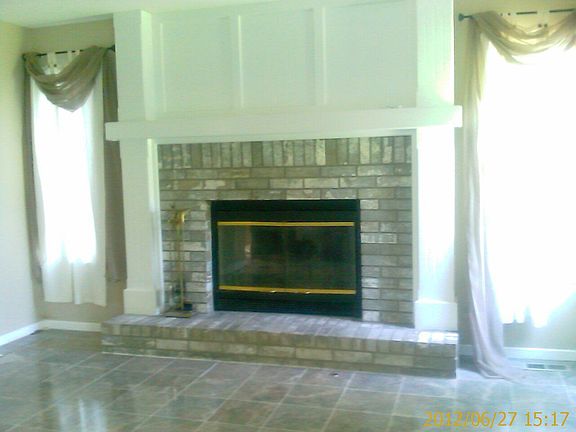 M/F Family w/ fireplace