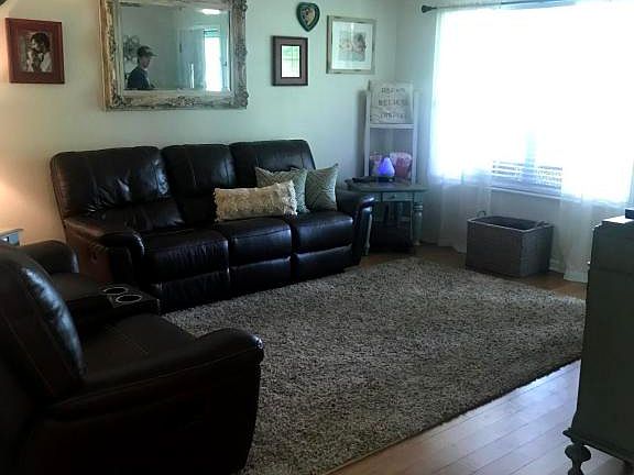 3rd image of 147 Memorial Dr