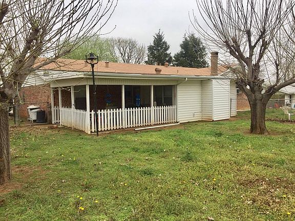 5th image of 1804 SE 22nd Ave