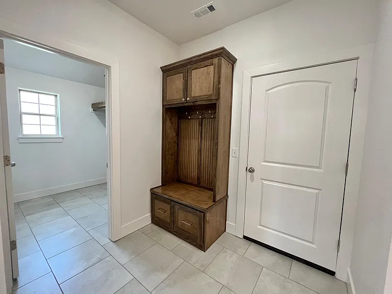 925 Sugar Pine St — Photo 13