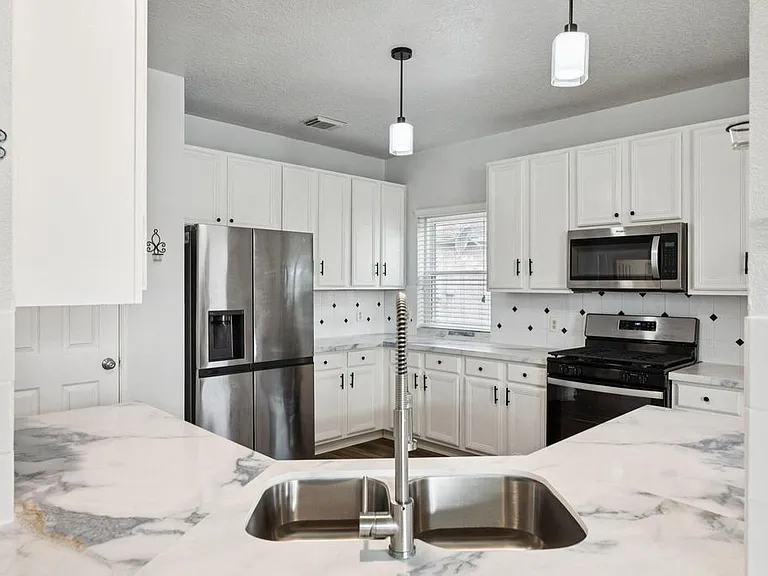 12310 Robin Meadow Cir — Photo 9