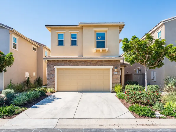 2084 Blue Oak Ln, Vista, CA