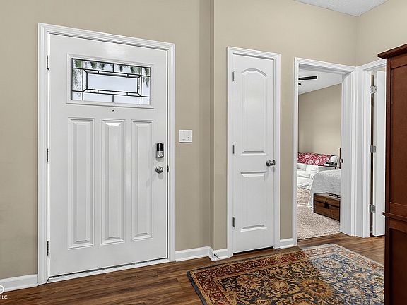 5th image of 257 Longleaf Ln