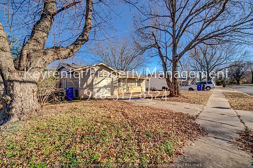 209 N 11th St Photo 1