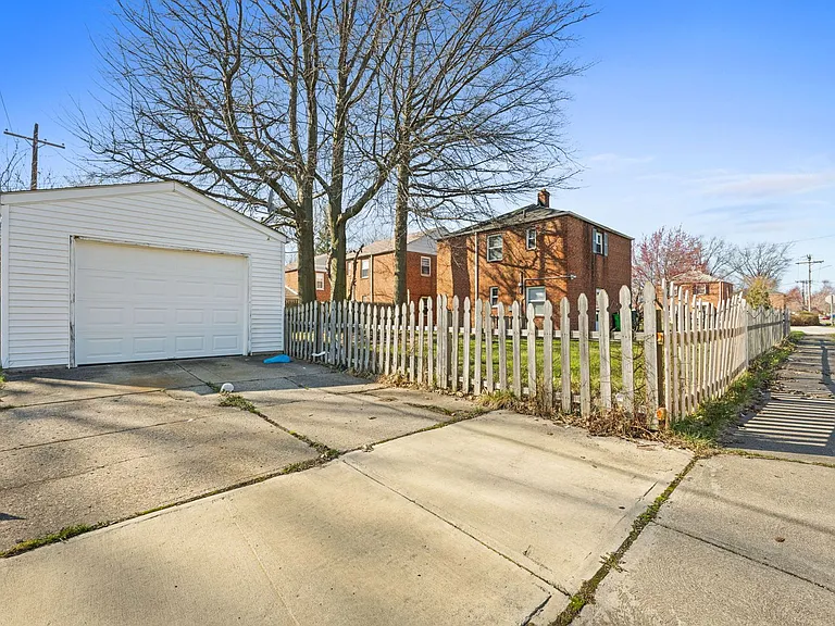 21000 Priday Ave — Photo 23