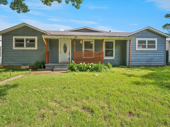 108 Reaves Ln, Hurst, TX 76053