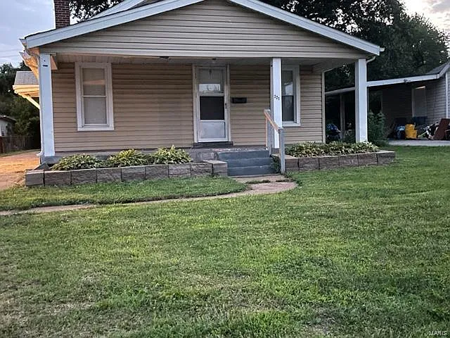 221 La Motte Ln photo 1