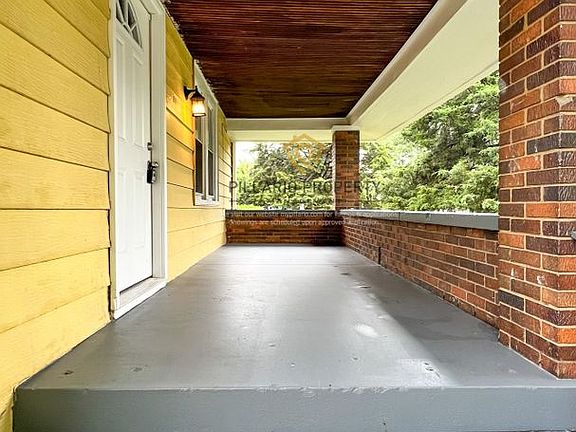 3rd image of 4041 Oliver Ave